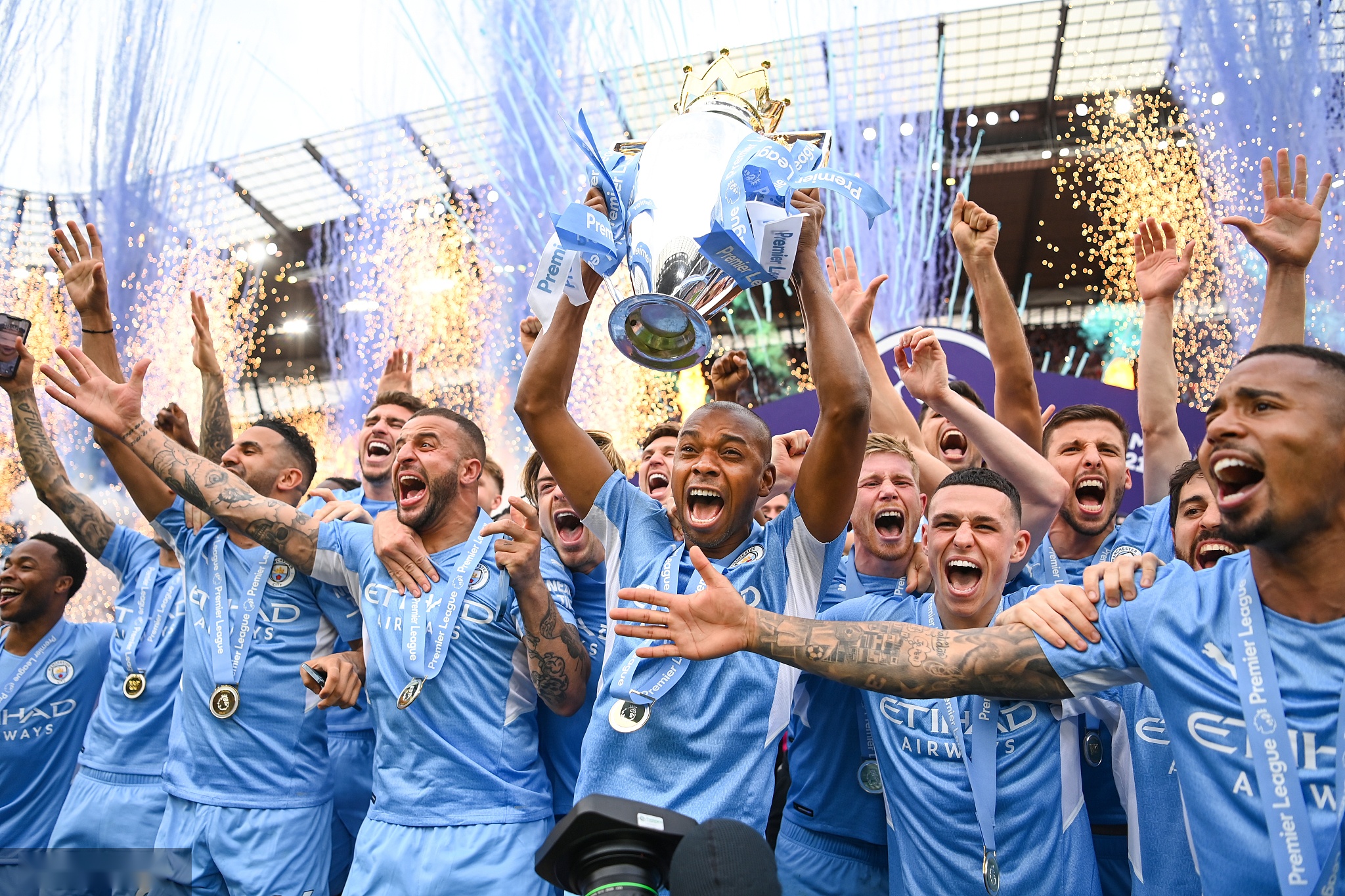 在与传统足 在与传统足